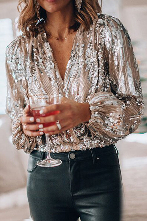 Amelia Glamour Bluse med Glitrende Stof og Elegant Pasform 1