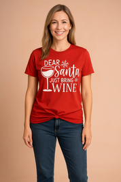 Caroline T-shirt | "Kære julemand, kom med vin" 0