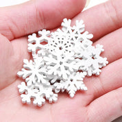 CraftyWinter | Hvide træsnefnugpynt til juletræet 1