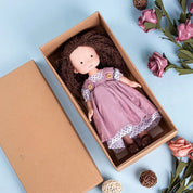 CuddlyCharm | Plys-påklædningsdukke med tilbehør gavesæt 4