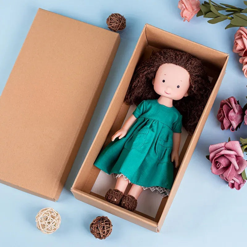 CuddlyCharm | Plys-påklædningsdukke med tilbehør gavesæt 8