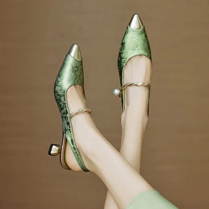 Damen Kitten-Heel Slingback Pumps mit Perlenriemen und Jacquard für elegante Anlässe 1