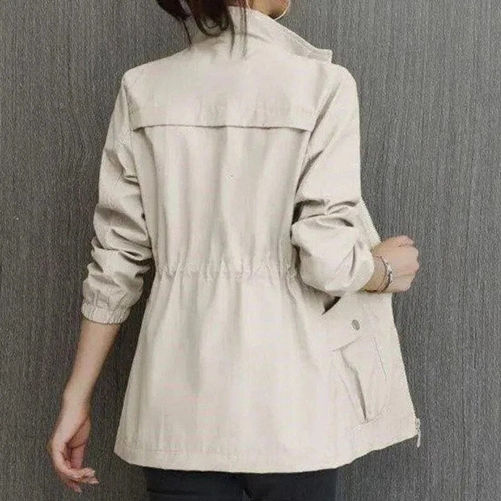 Damen Leichte Übergangsjacke Kurzjacke Atmungsaktiv mit Reißverschluss und Stehkragen 2