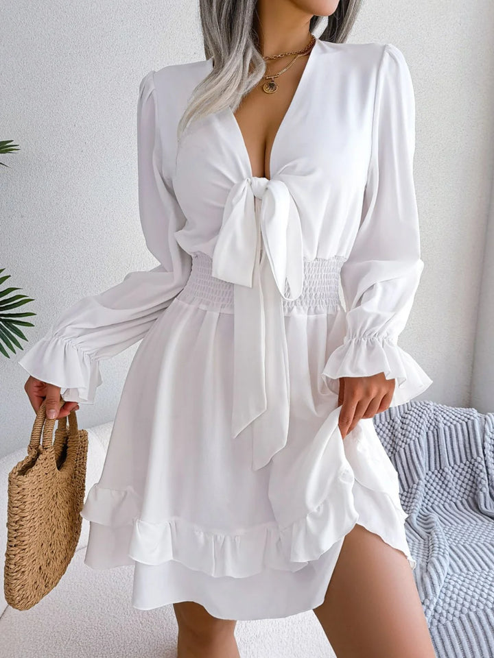 Damen Minikleid mit Bindeband und Volantärmeln 9