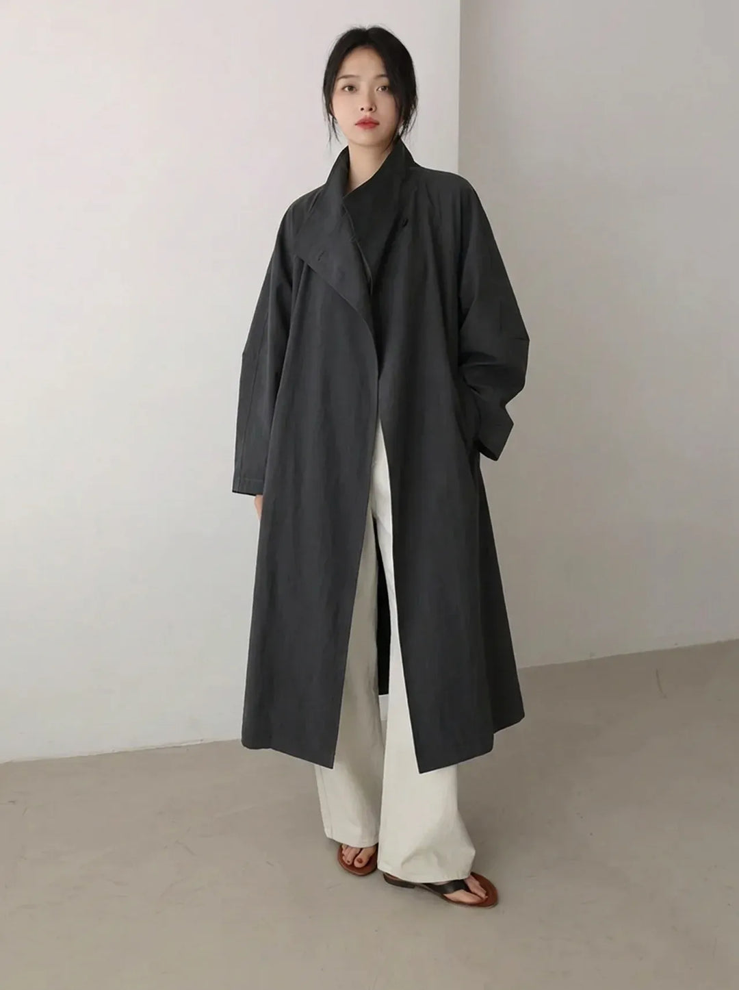 Damen Oversize-Trenchcoat in Maxilänge mit Taillengürtel und Epauletten 4