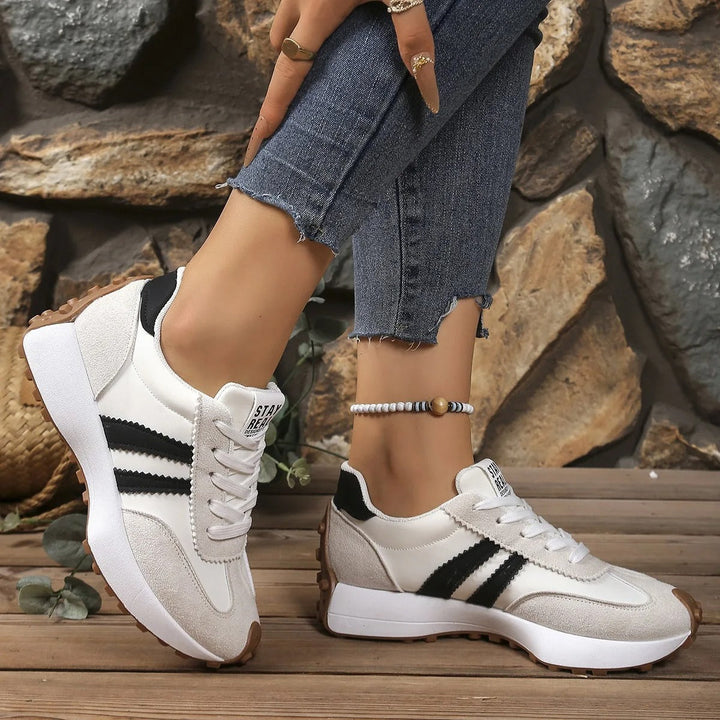 Damen Retro Platform Chunky Sneakers mit Schnürung und markanter Plateausohle 1