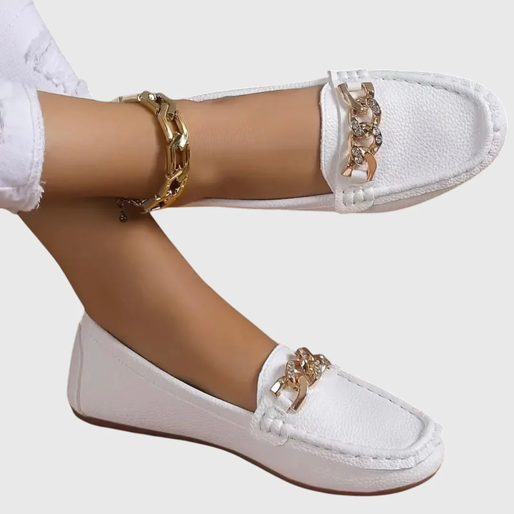 Damen Slip-On Loafer mit Kettendetail – Elegante und Bequeme Sommerschuhe 1