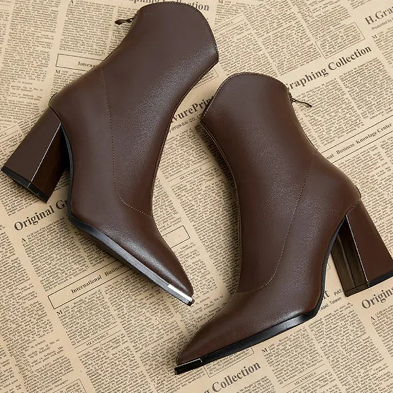 Damen Stiefeletten mit spitzer Kappe und Absatz – Elegante Frühlingsschuhe 7