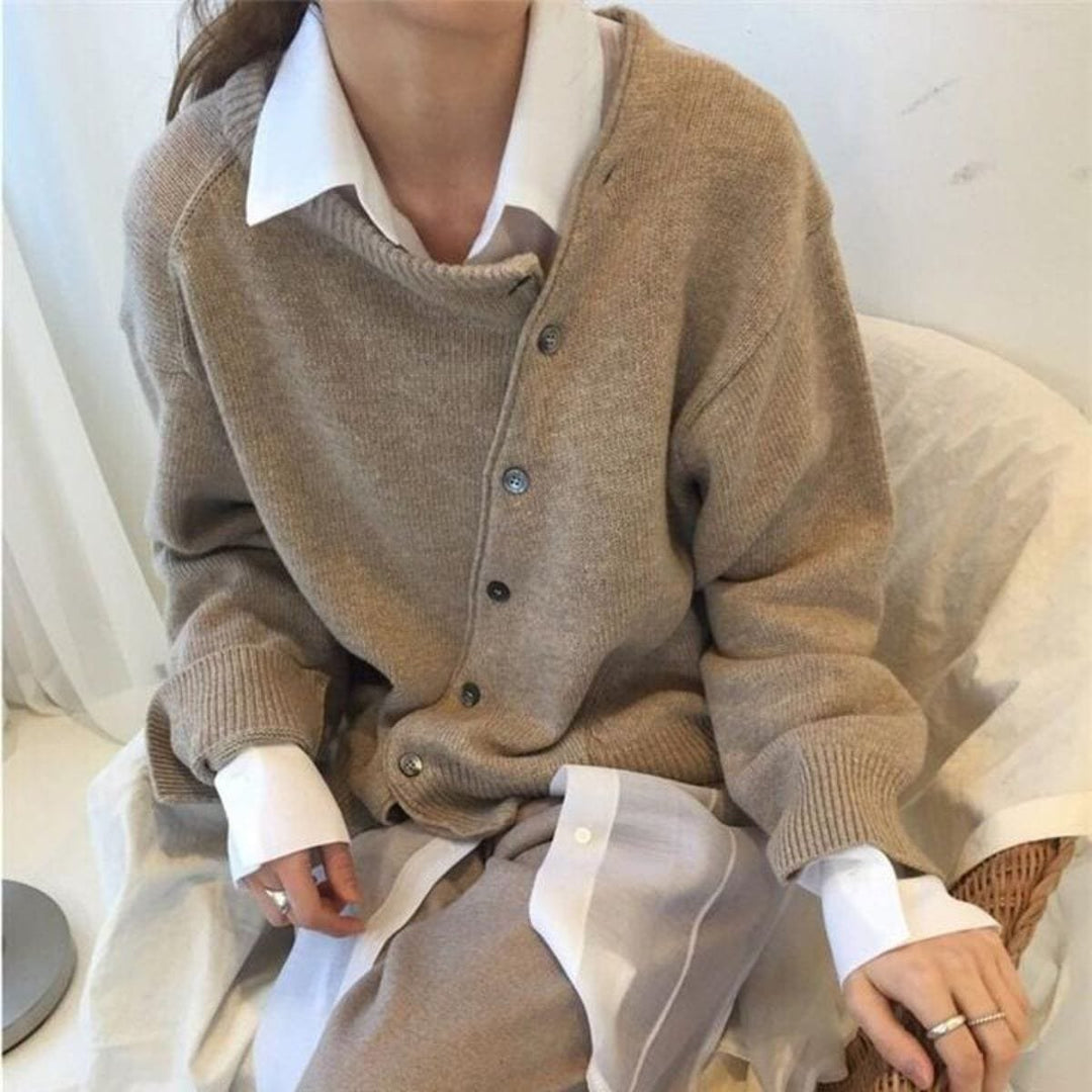Damen Strickjacke Oversized Cardigan mit asymmetrischer Knopfleiste für Herbst und Winter 1