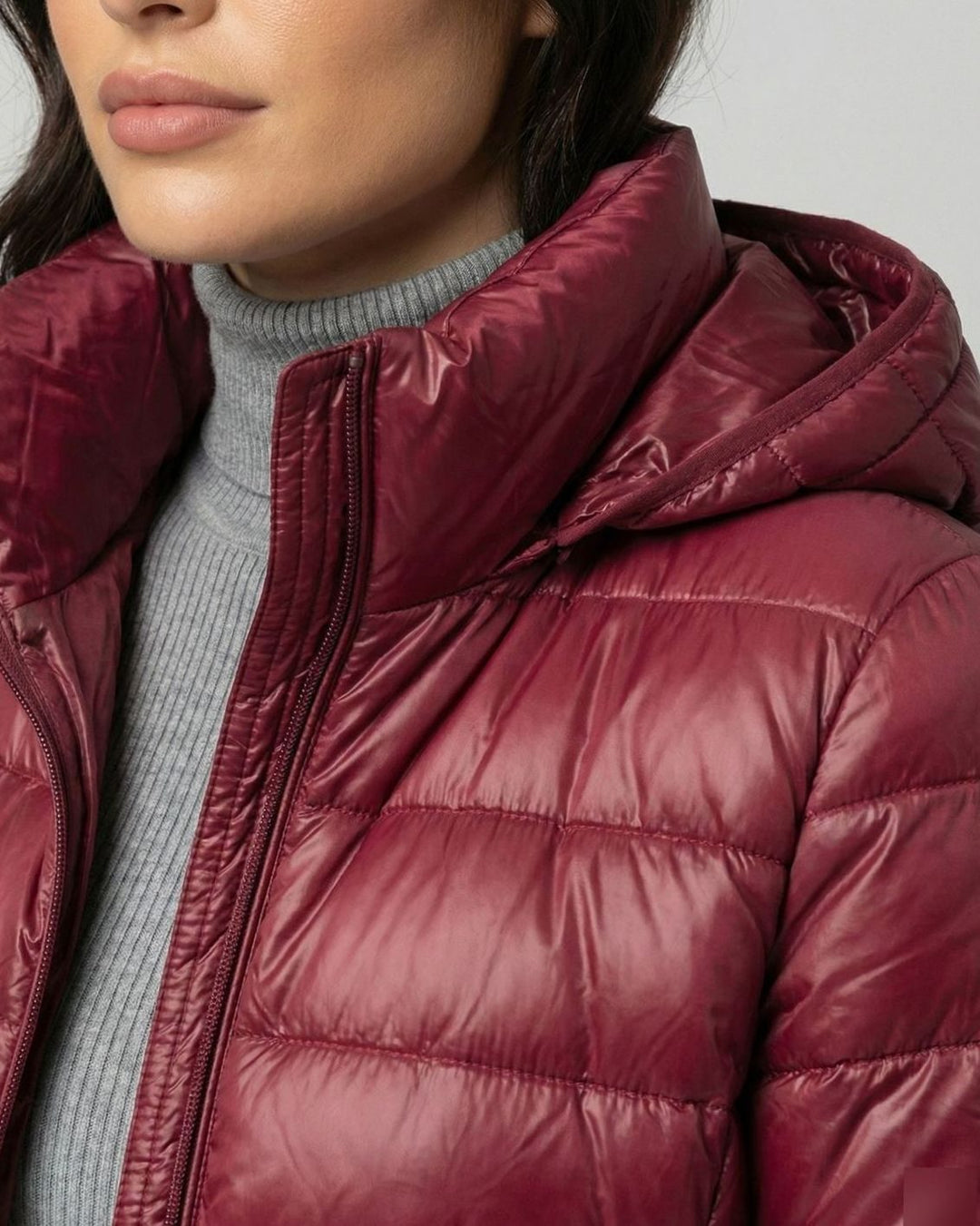 Damen Winterjacke Ultraleicht Slim-Fit mit Kapuze und Wärmender Daunenfüllung 2
