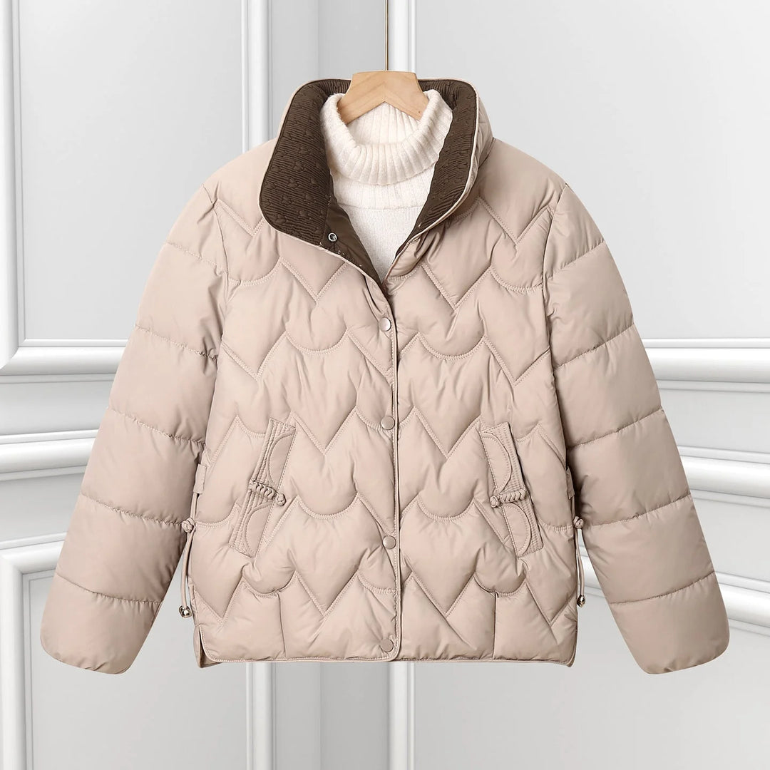 Damen kurze Steppjacke mit Bogensteppung und Druckknopfblende 2