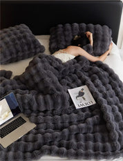Det plysagtige tæppe, alle taler om! - WarmWool holder dig varm på kolde dage 1
