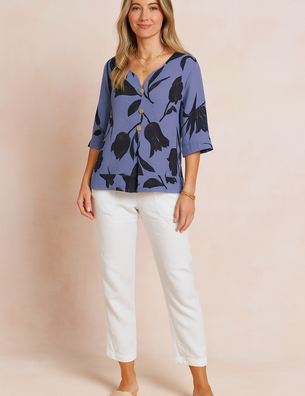 Dominika | Elegant bluse med blomsterprint og knapper 1