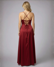 Elegant Maxikjole Til Kvinder Med Benslids Og Feminin Halsudskæring - Stilfuld Og Komfortabel Design 1