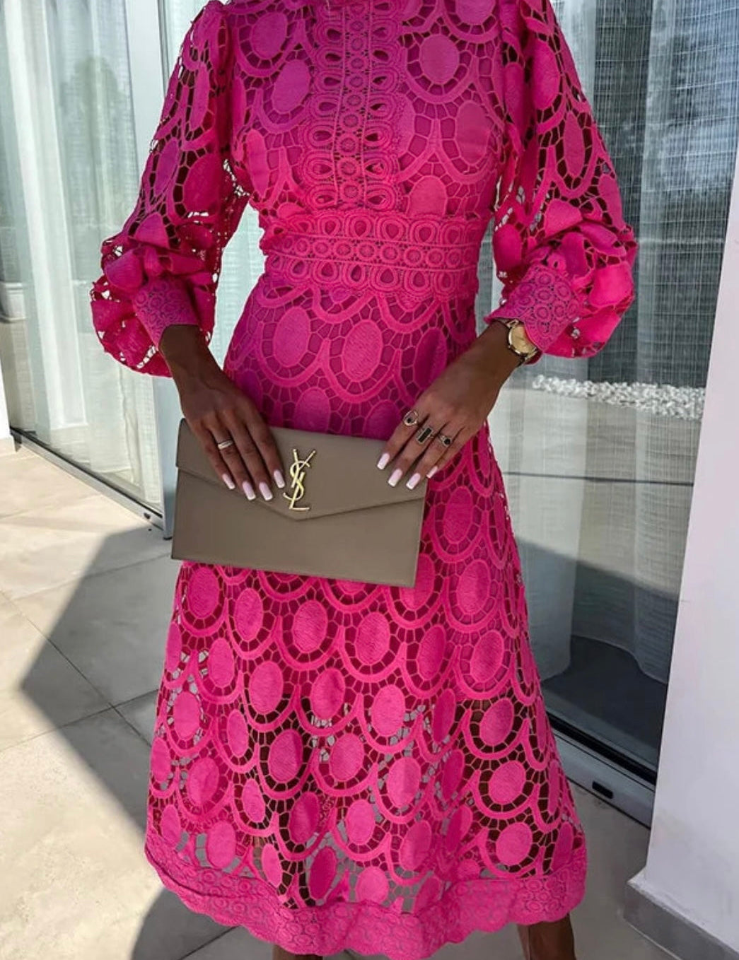Elegant Midi Blondekjole til Kvinder - Perfekt til Fester og Særlige Lejligheder 0