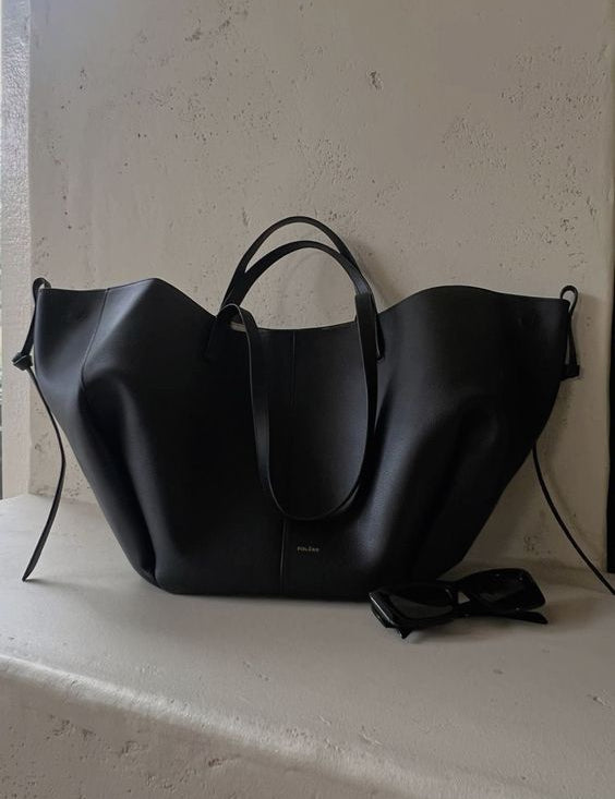 Elegant Tote Bag med Rummelig Design og Komfortable Hanke 7