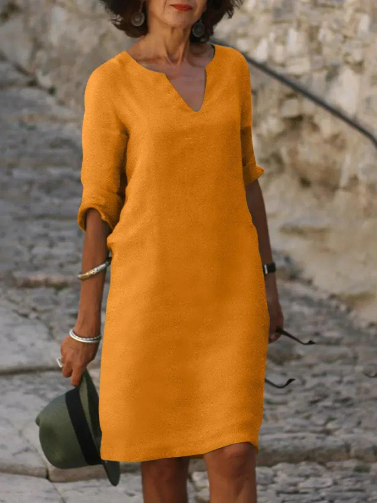 Elegant V-hals Kjole til Kvinder - Tidløs Sofistikering til Enhver Lejlighed 4