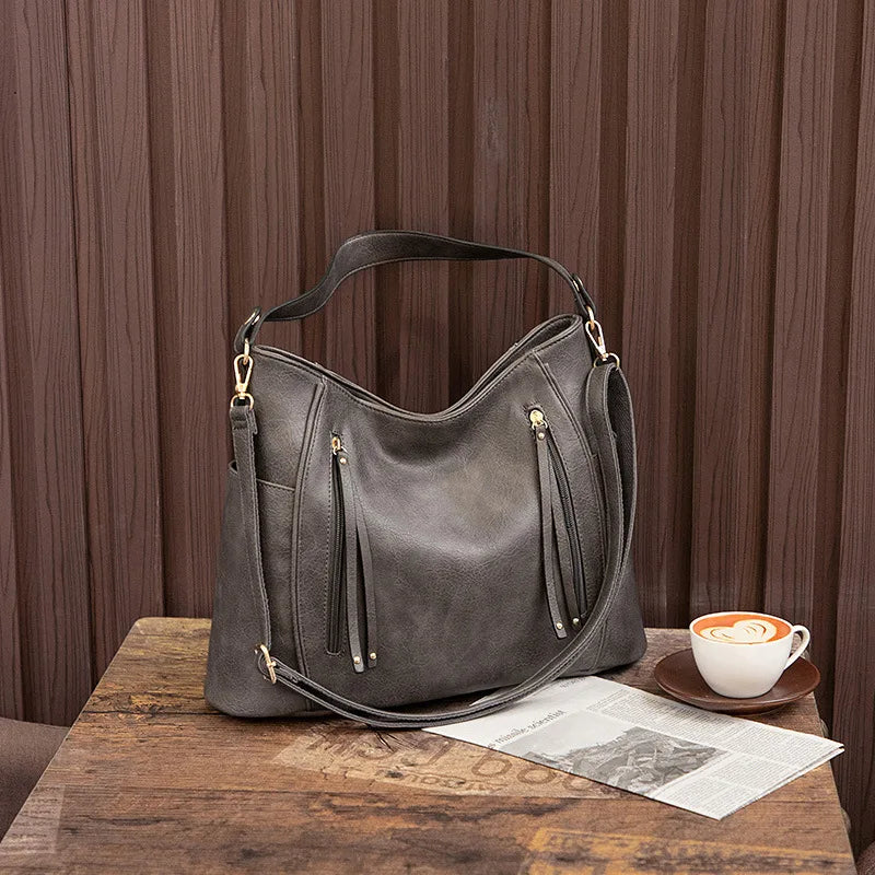 Elegant skuldertaske til kvinder i rummelig PU 1