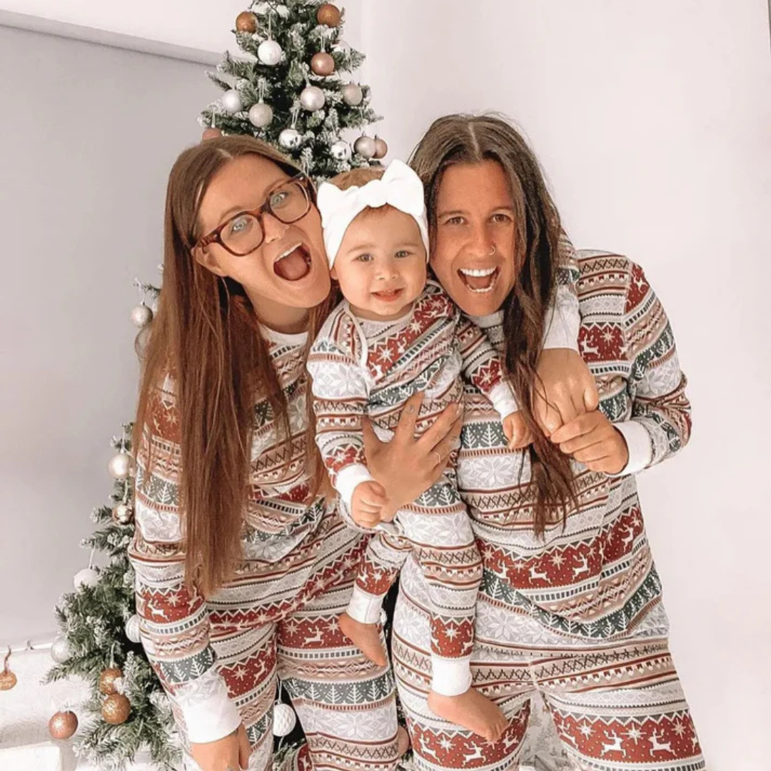 Familie julepyjamassæt i matchende blødt stof til alle aldre 1