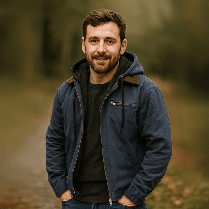 Herren Leder Winterjacke mit Kapuze und Reißverschluss für kalte Tage 3