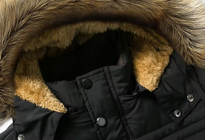 Herren Winterjacke mit Kapuze und warmem Innenfutter für kalte Tage 4