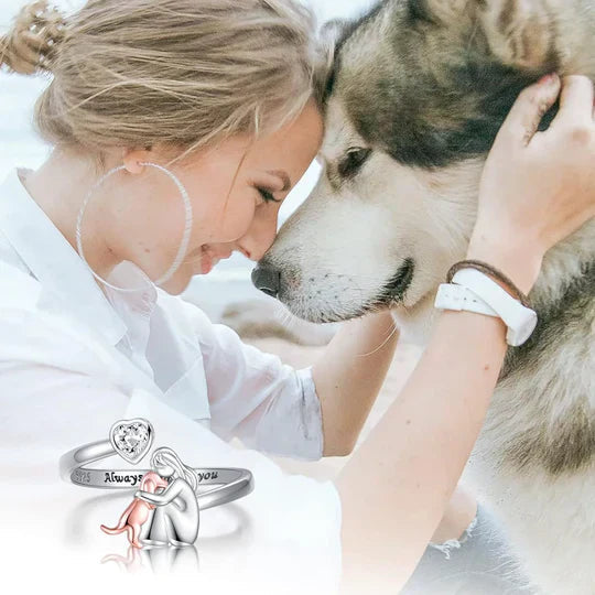 Justerbar sølvring med hund og hjertemotiv – et symbol på kærlighed 1