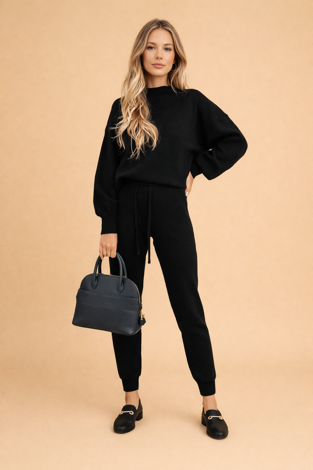 Klara | Hverdagssæt til kvinder med sweatshirt og løstsiddende joggingbukser 5