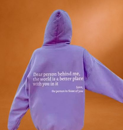 Lena | Oversized hættetrøje med trykt slogan "Kære person bag mig" 5