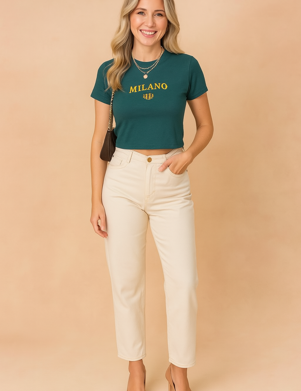 Maja | Kort T-shirt med indskrift i college-stil 3