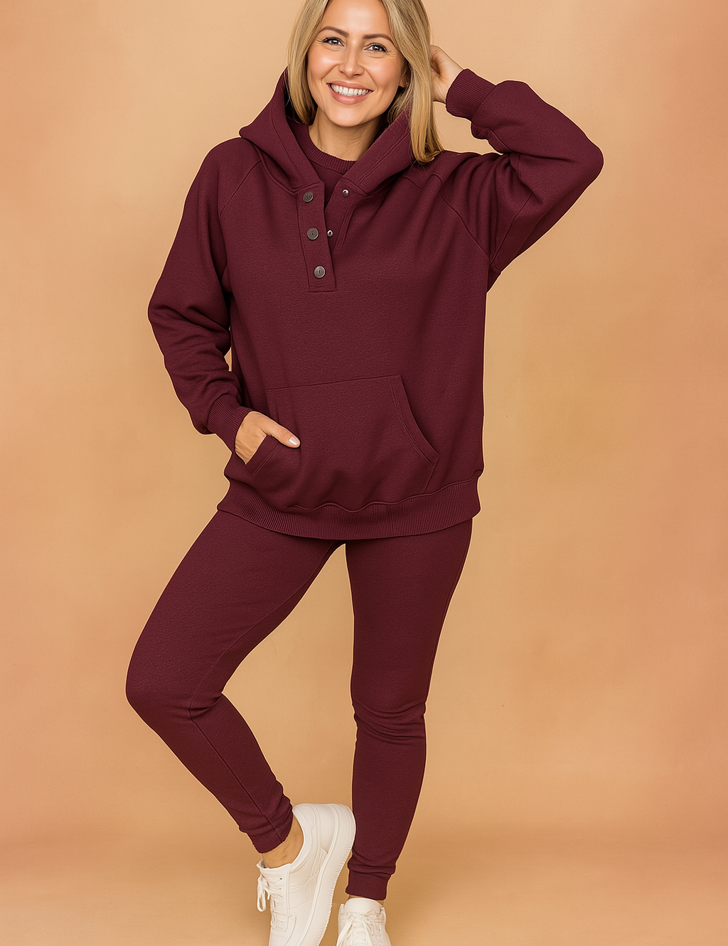 Nia | Tredelt sæt: Sweatshirt, leggings og sneakers 1