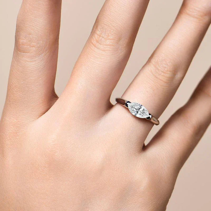 Playa Tynd Ring – En minimalistisk guldring med en behagelig pasform til hverdagsbrug 1