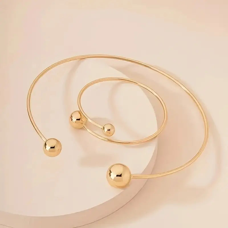 Sæt med elegante damearmbånd i guld - Justerbare, moderne smykker til enhver lejlighed 3