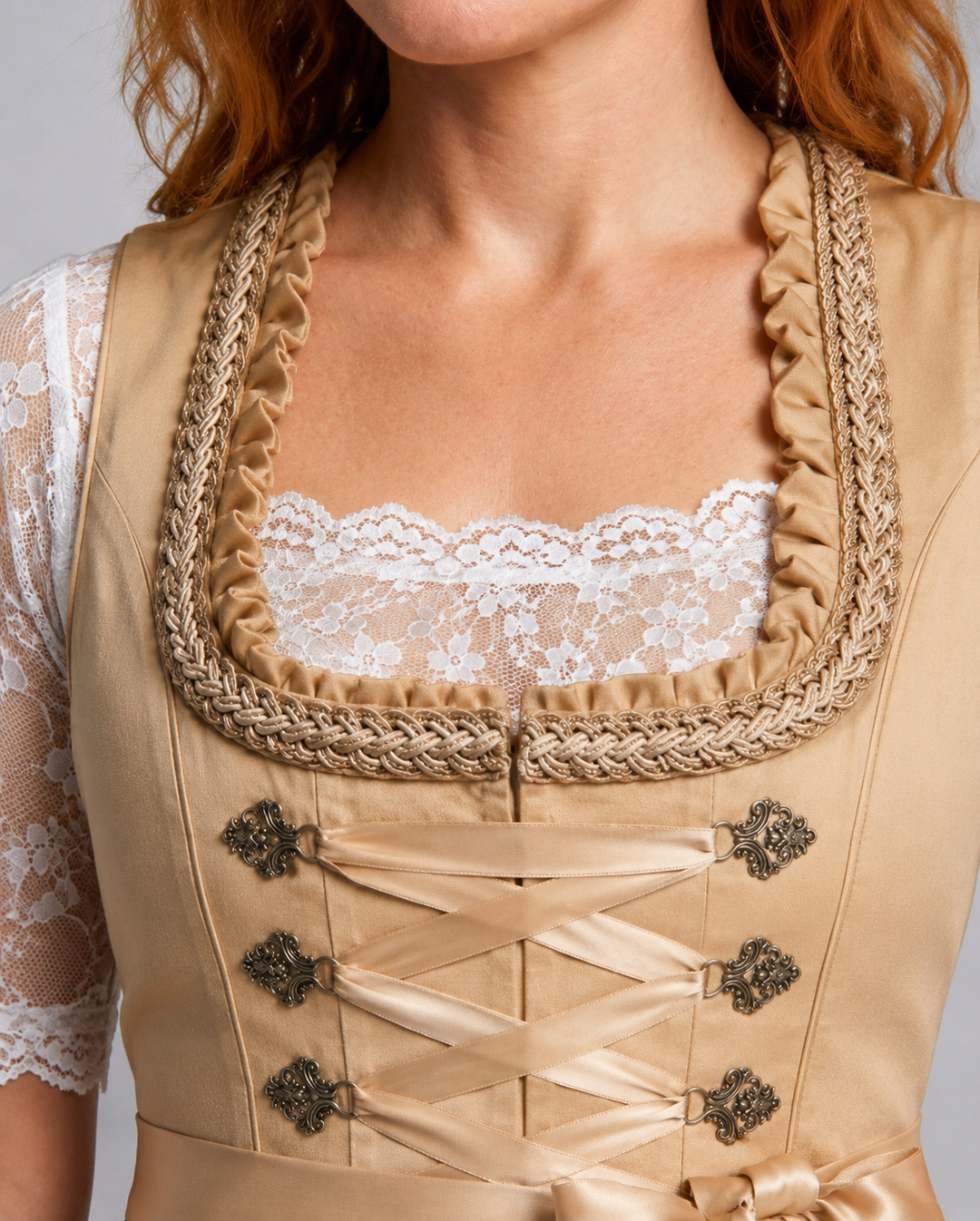 Traditionelles Dirndl Damen mit Schnürmieder und Spitzenbluse für Volksfeste 4