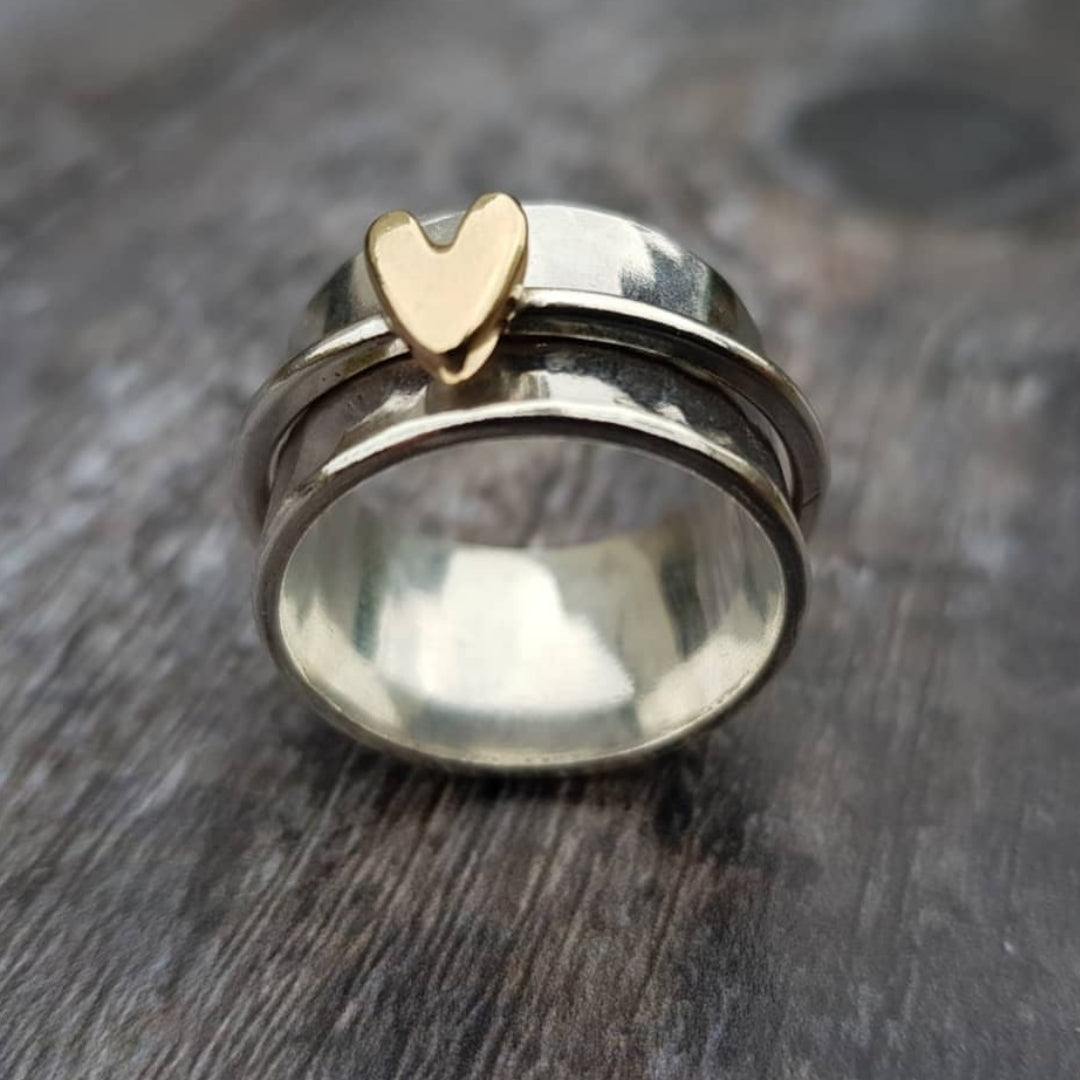 Vintage sølvring til kvinder med et guldhjerte - Elegante smykker til kvinder 2