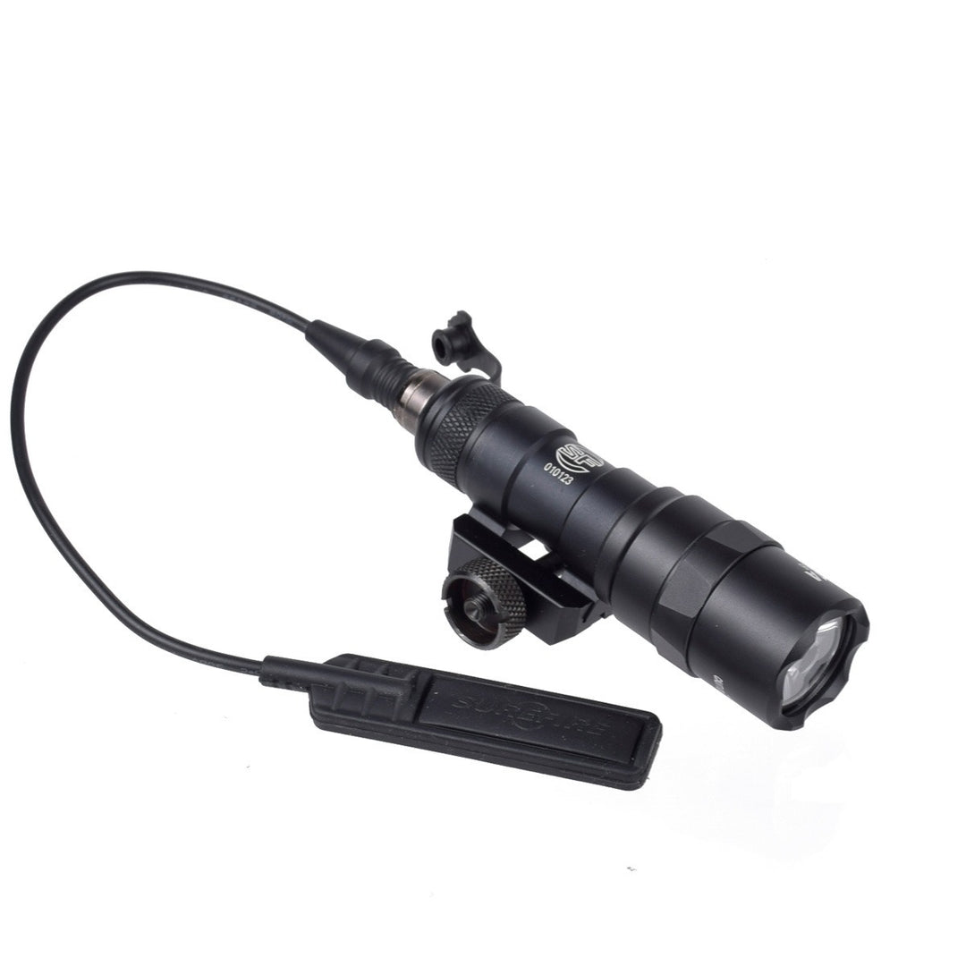 Taktisk lommelygte med dobbeltfunktionsfjernbetjeningsafbryder - Jagtlygte med AXON dobbeltfjernbetjeningsafbryder, M300 M600 passer til 20 mm skinner til airsoft-professionelle