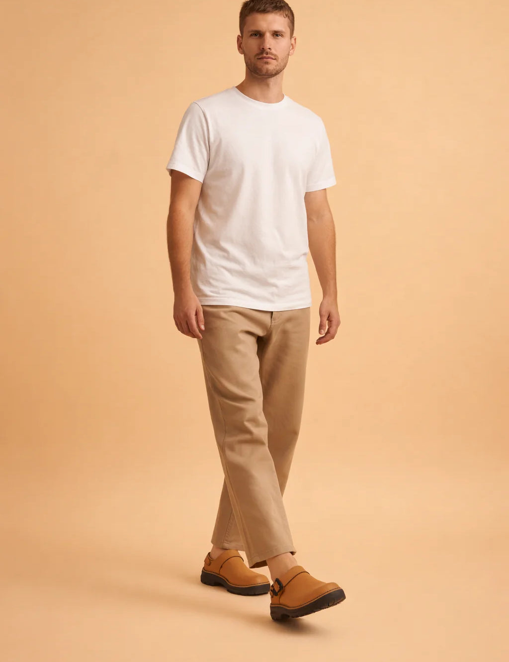 mens-comfort-clog-shoes-adjustable-strap-closed-toe3.webp