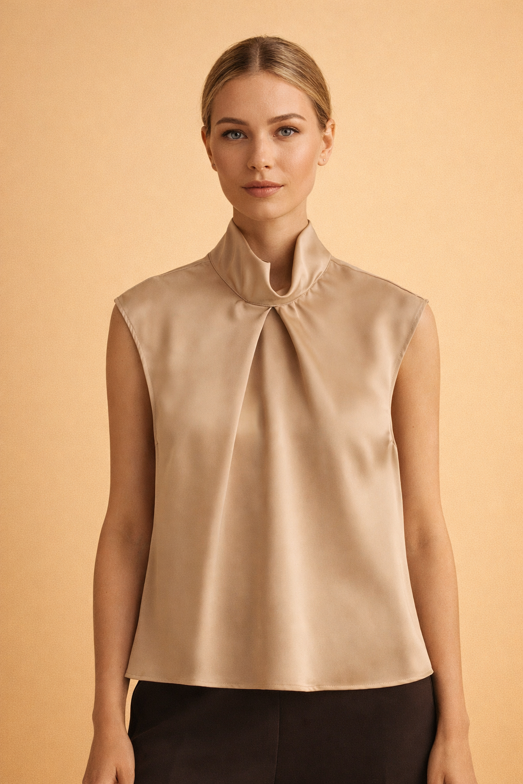 Livia | Elegant bluse med draperet halsudskæring