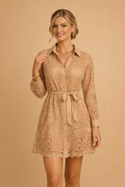Bella | Elegant og stilfuld blondekjole